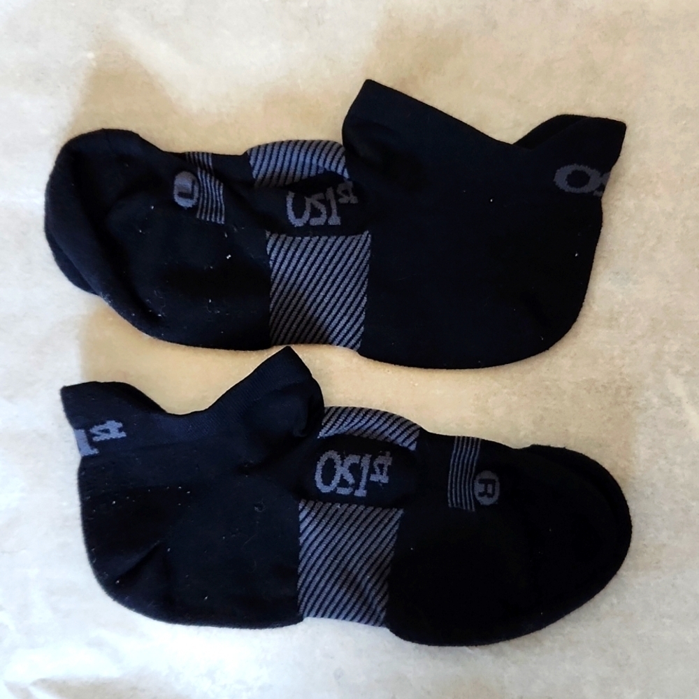 OS1st Compression Performance Ankle Socks - Picture 2 of 4